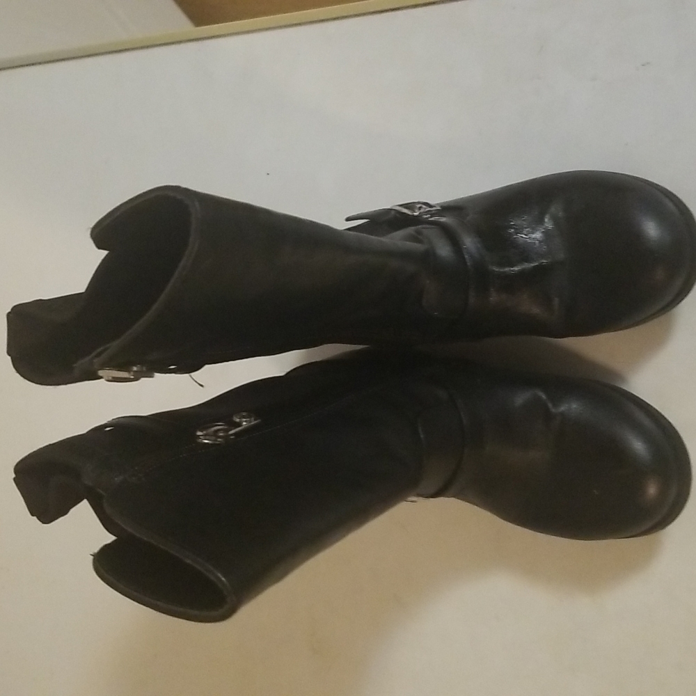 Boots. Excellent condition